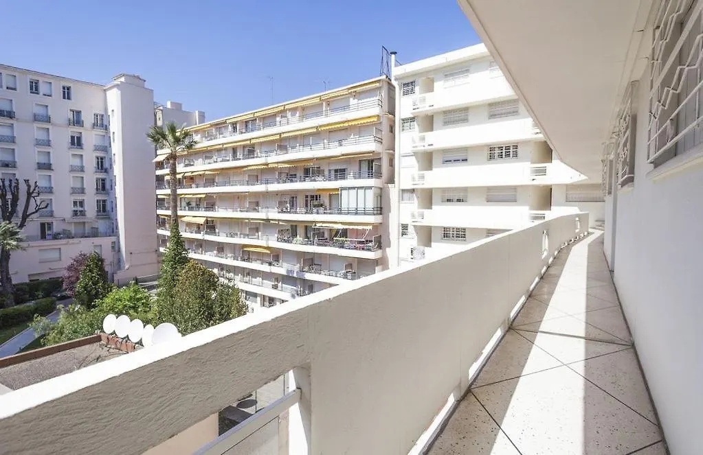 Lovely One Bedroom Colony Cannes