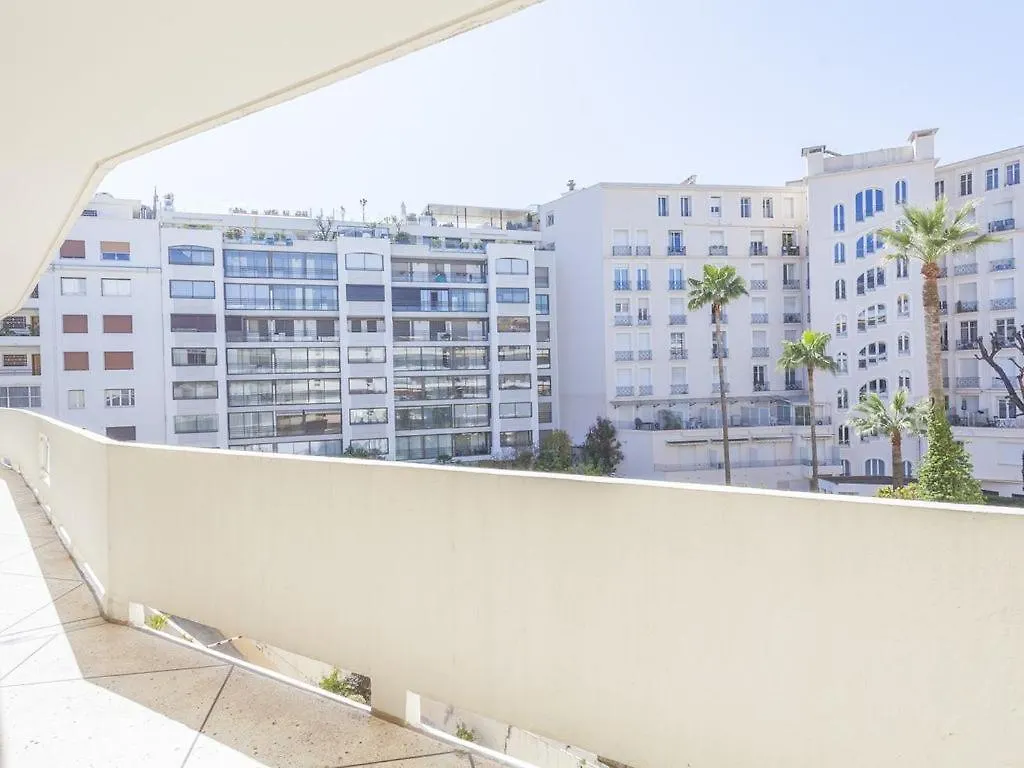 Lovely One Bedroom Colony Cannes